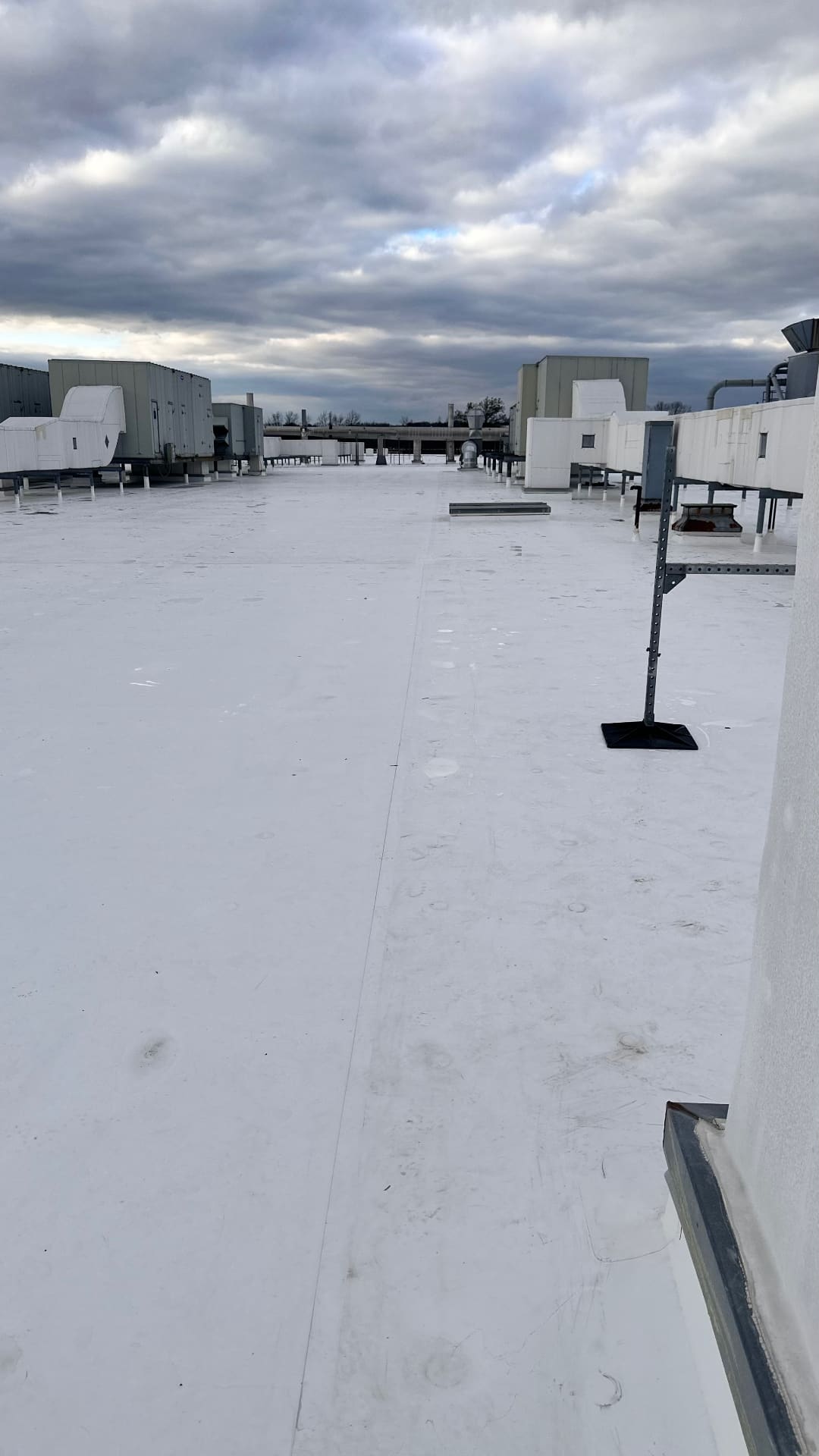 Completed commercial flat roof project in Southwest Florida